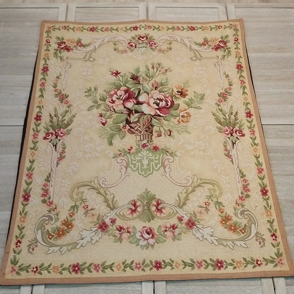 ⚜️ Vintage Floral Tapestry Wall Hanging